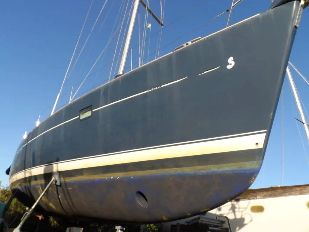 Why does Gelcoat fade on your boat?